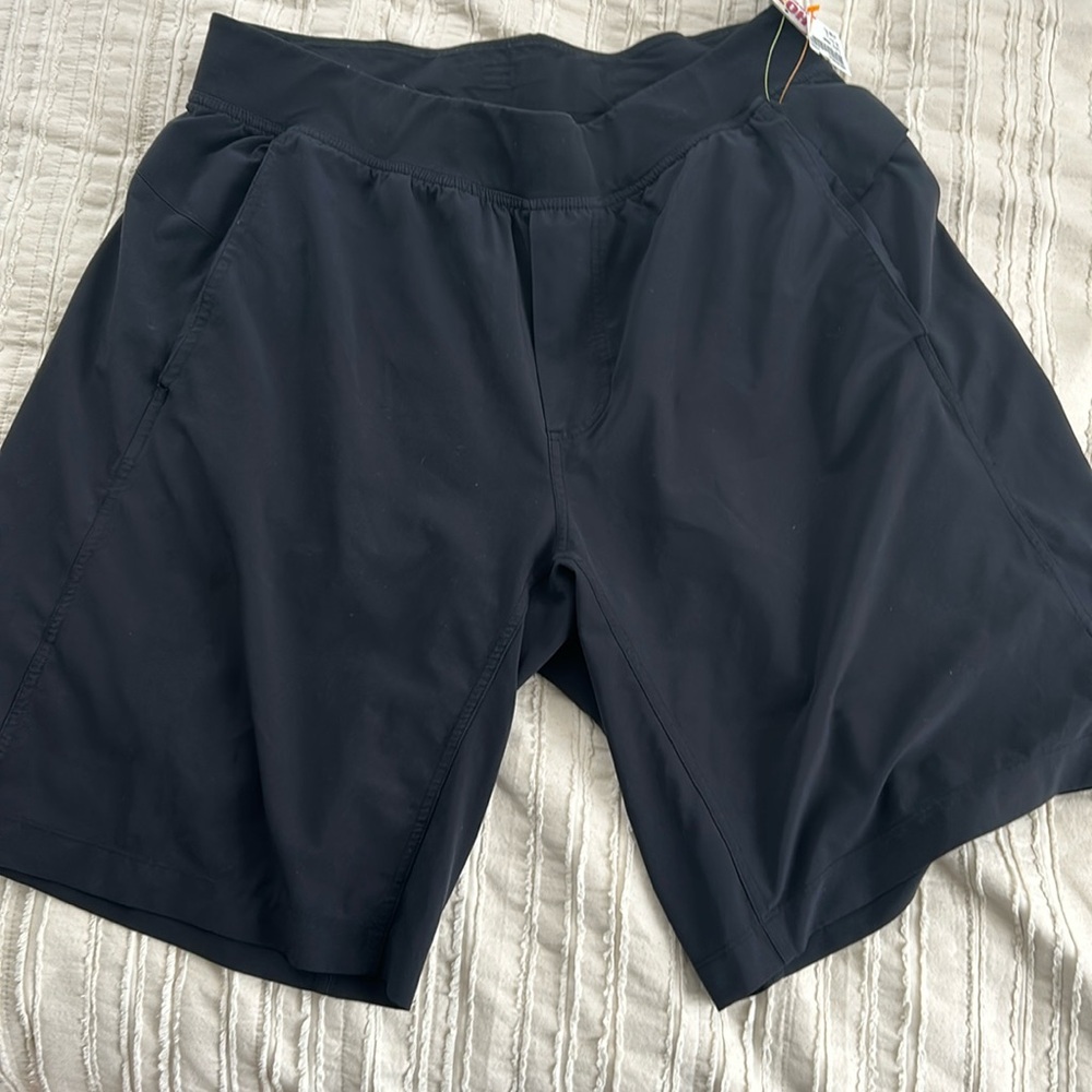Black size XL Lululemon shorts